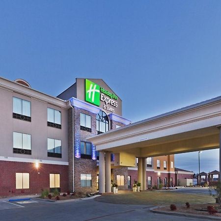 Holiday Inn Express & Suites Brownfield Екстериор снимка