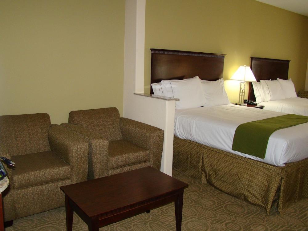 Holiday Inn Express & Suites Brownfield Екстериор снимка