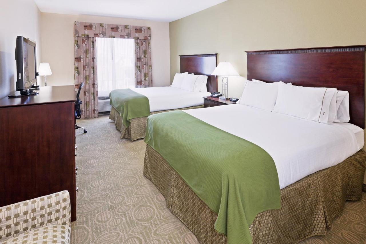Holiday Inn Express & Suites Brownfield Екстериор снимка