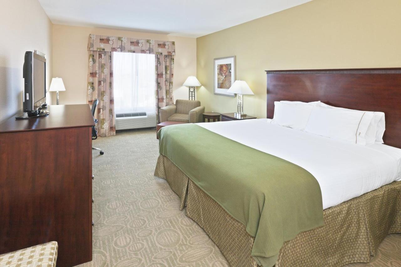 Holiday Inn Express & Suites Brownfield Екстериор снимка